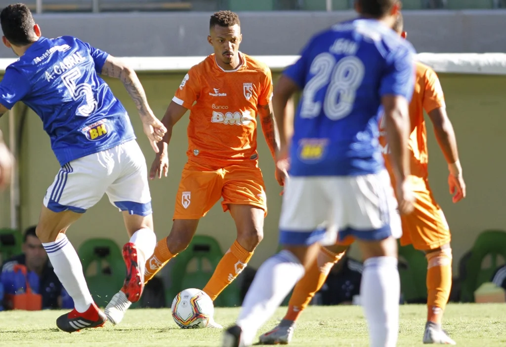 ALEGRIA EM DOBRO: VITÓRIA EM CIMA DO CRUZEIRO FOI O SEXTAGÉSIMO JOGO DE PARANHOS NO COIMBRA