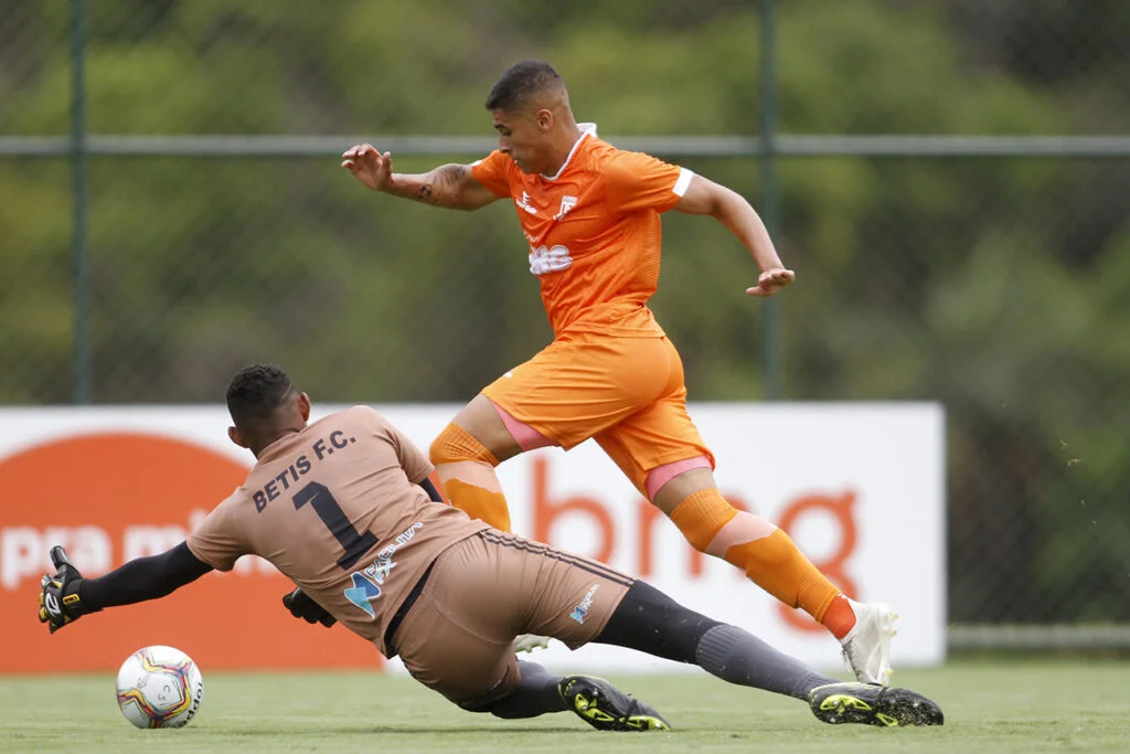 EM JOGO-TREINO, COIMBRA SPORTS BATE O BETIS POR 3 A 1 EM JOGO-TREINO, COIMBRA SPORTS BATE O BETIS POR 3 A 1