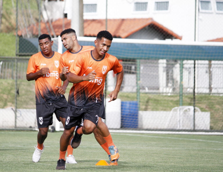 ELENCO SE REAPRESENTA PARA A TEMPORADA 2021