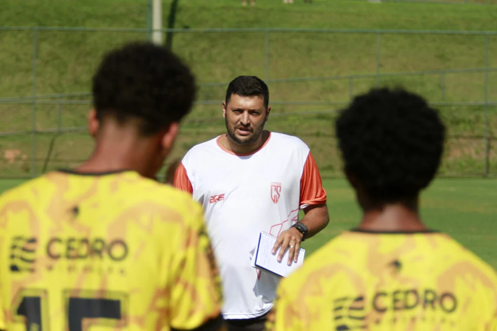 EDUARDO ABDO É O NOVO TÉCNICO DO COIMBRA SUB-20 EDUARDO ABDO É O NOVO TÉCNICO DO COIMBRA SUB-20