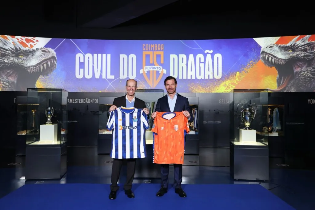 COIMBRA SPORTS FECHA UNIÃO COM O FC PORTO COIMBRA SPORTS FECHA UNIÃO COM O FC PORTO