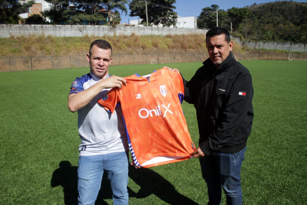 COIMBRA FC PORTO ANUNCIA O TREINADOR PARA O PROFISSIONAL COIMBRA FC PORTO ANUNCIA O TREINADOR PARA O PROFISSIONAL