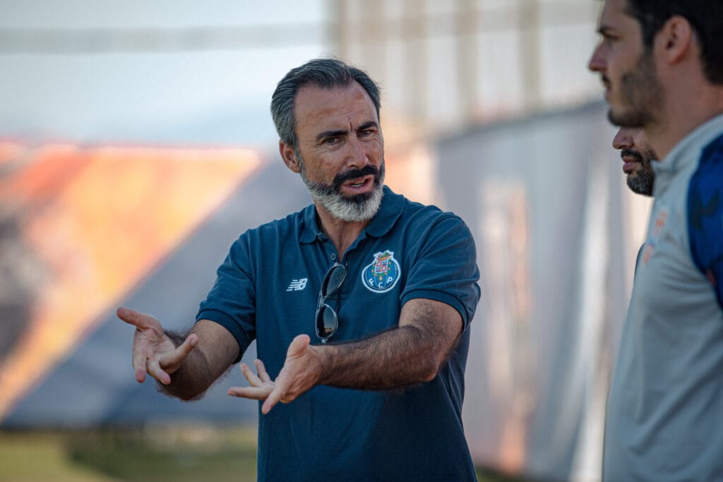 ELITE DRAGONS: COIMBRA E FC PORTO LANÇAM PROGRAMA PARA ATLETAS SELECIONADOS ELITE DRAGONS: COIMBRA E FC PORTO LANÇAM PROGRAMA PARA ATLETAS SELECIONADOS